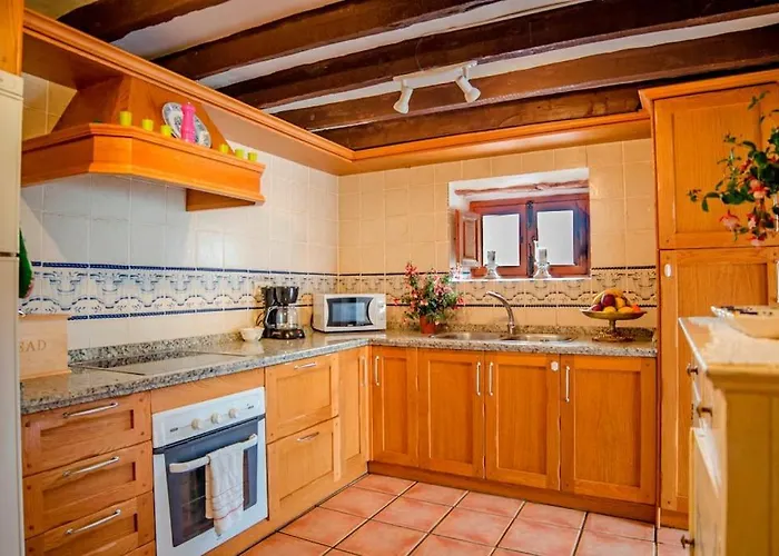 Casa Del Algarrobo * Canillas de Aceituno